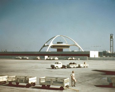 19661000_13_vol_Paris_Papeete → Commentaire de Gérard Gadaud lun. 30 mars 2009 18:40:14 CEST (82.229.140.46) Je n'ai pas eu la chance d'avoir un séjour payé à l'Hyatt de LA lors de mon...