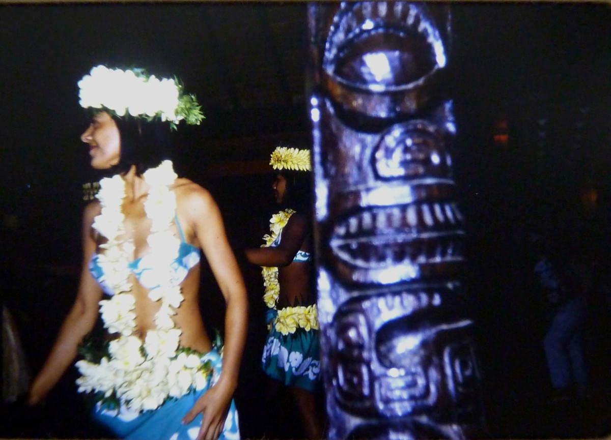 19670900 04p Danseuse Tahone