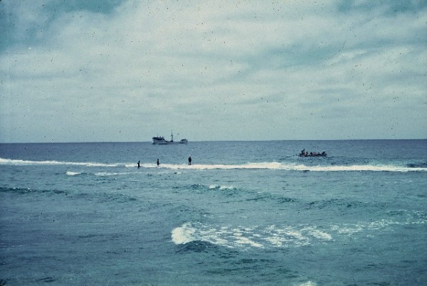 077 débarquement de Tahitiens à Orly(1).JPG