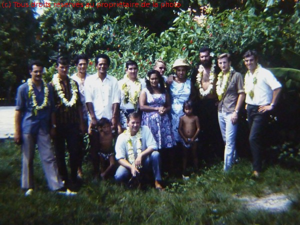 19661204-a18 Bora-Bora en famille d'accueil, le matin avant notre départ (cf Henri de St Julia)
