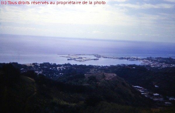 19670900 16p port de Papetee