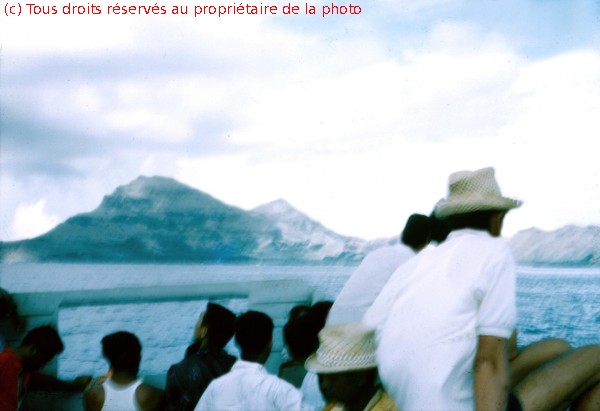 19670600-004: visite à Mangareva