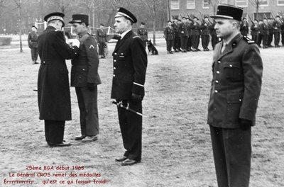 Prise d'armes Général CROS Compiègne févrieir 1963.jpg