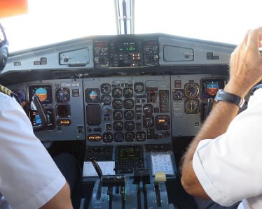 IMG_0166 → Commentaire de Jean-François THORAVAL sam. 19 nov. 2016 14:03:56 CET (92.90.16.177) intérieur du cockpit du Fokker