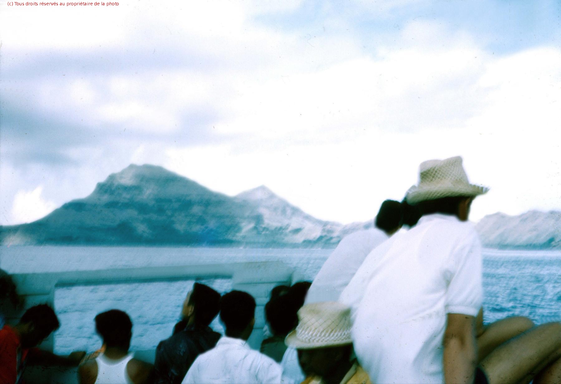 19670600-004: visite à Mangareva