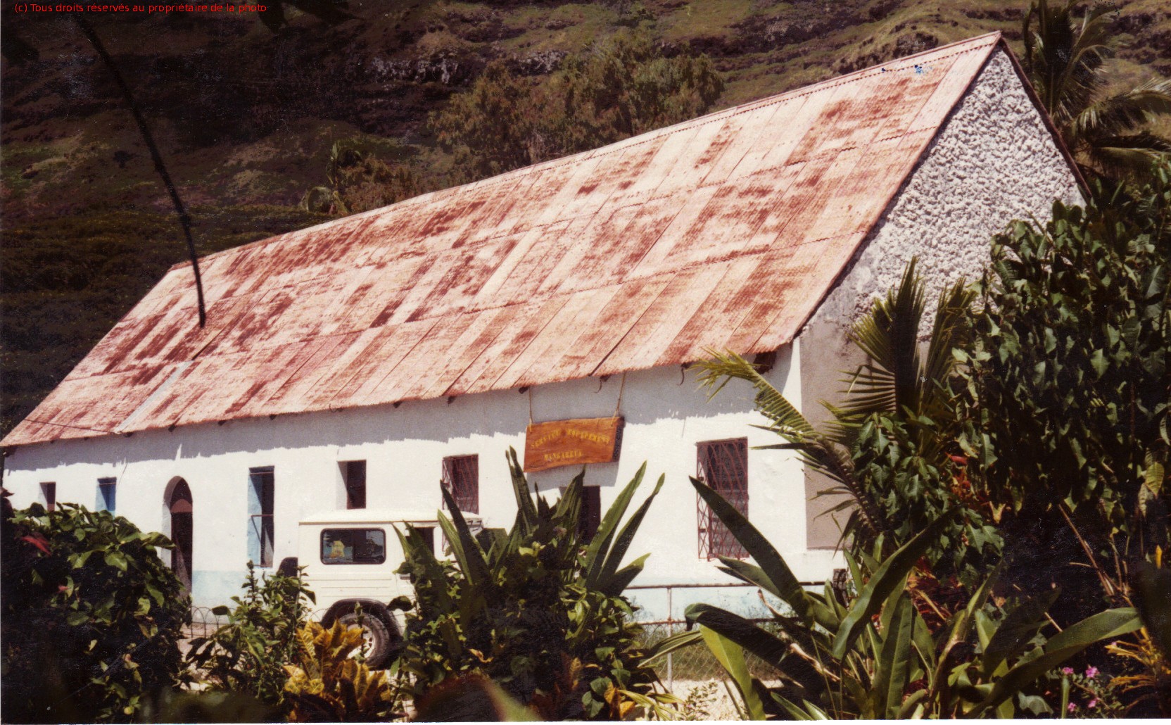 050 Rikitéa 1986, l'équipement