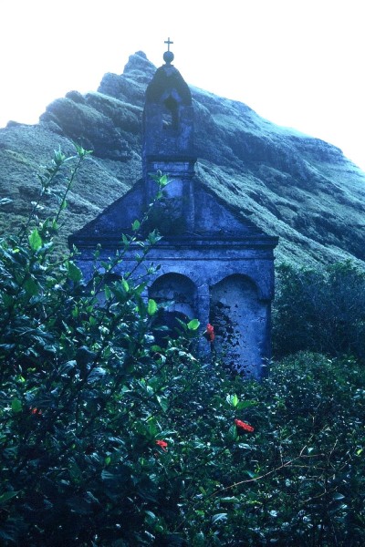 Ancienne église a MANGAREVA