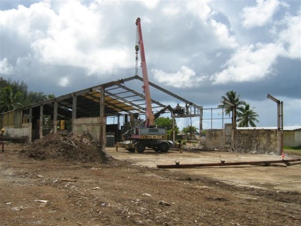 démolition du Hangar par la Légion en 2008