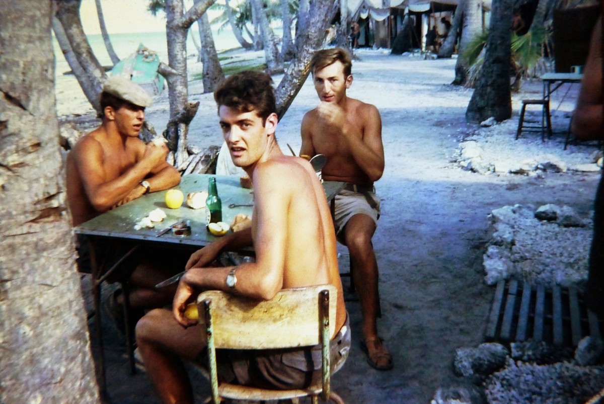 19680300 b21 Casse croûte le matin à Totégégie