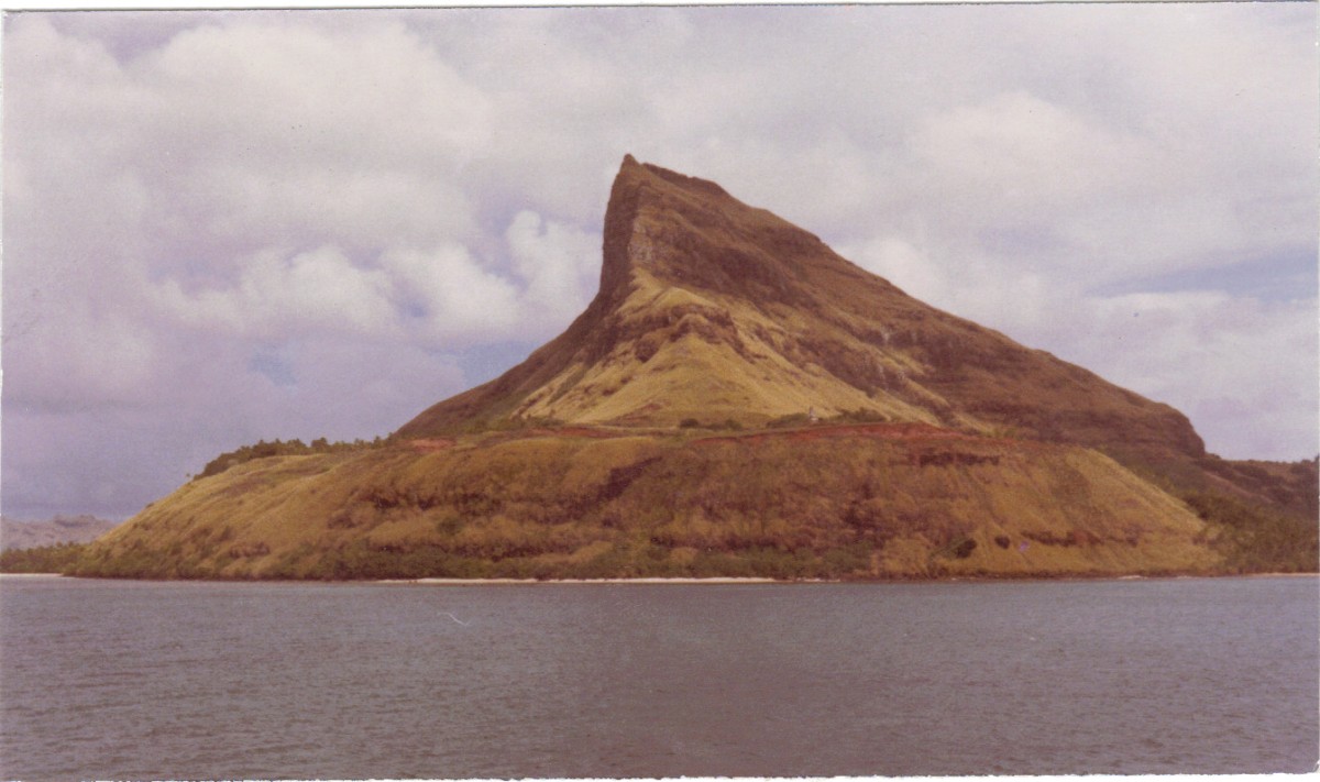 031 Le mont Duff, vu du lagon