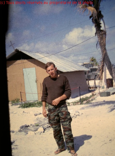 DEVANT LA CABANE DU FOURRIER