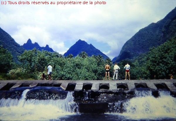 19670900 10p Tahiti tour de l'île