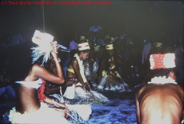 19670900 dup04p danses à l'hôtel Thaone
