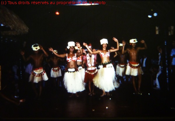 19670900 dup05p danses à l'hôtel Thaone