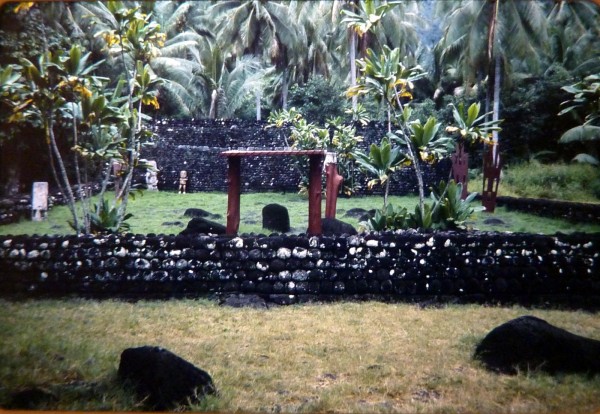 19680100_a03_Tahiti_marahe_p.jpg