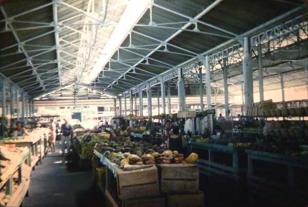 19680100 a38 le marché de Papeete