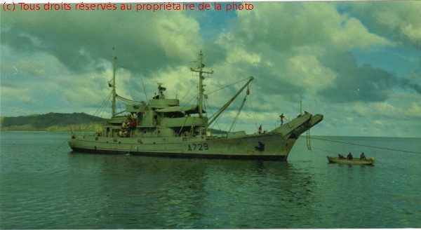 024 Gabarre La Locuste balisant l'accès à Totégégie. 1967