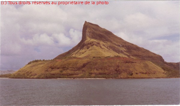 031 Le mont Duff, vu du lagon