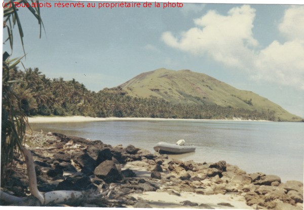 056 Gambier, Aukéna 1967, plage ouest et zodiac 115