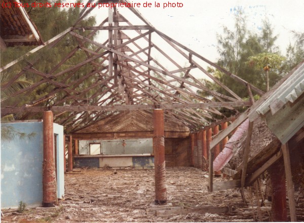 Gambier 1986, ruines du réfectoire sapeurs, suite abandon