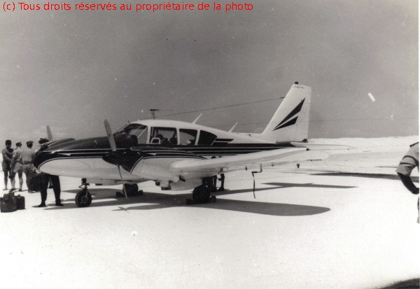 Gambier 68, le 1er avion ayant atteri a Totégégie